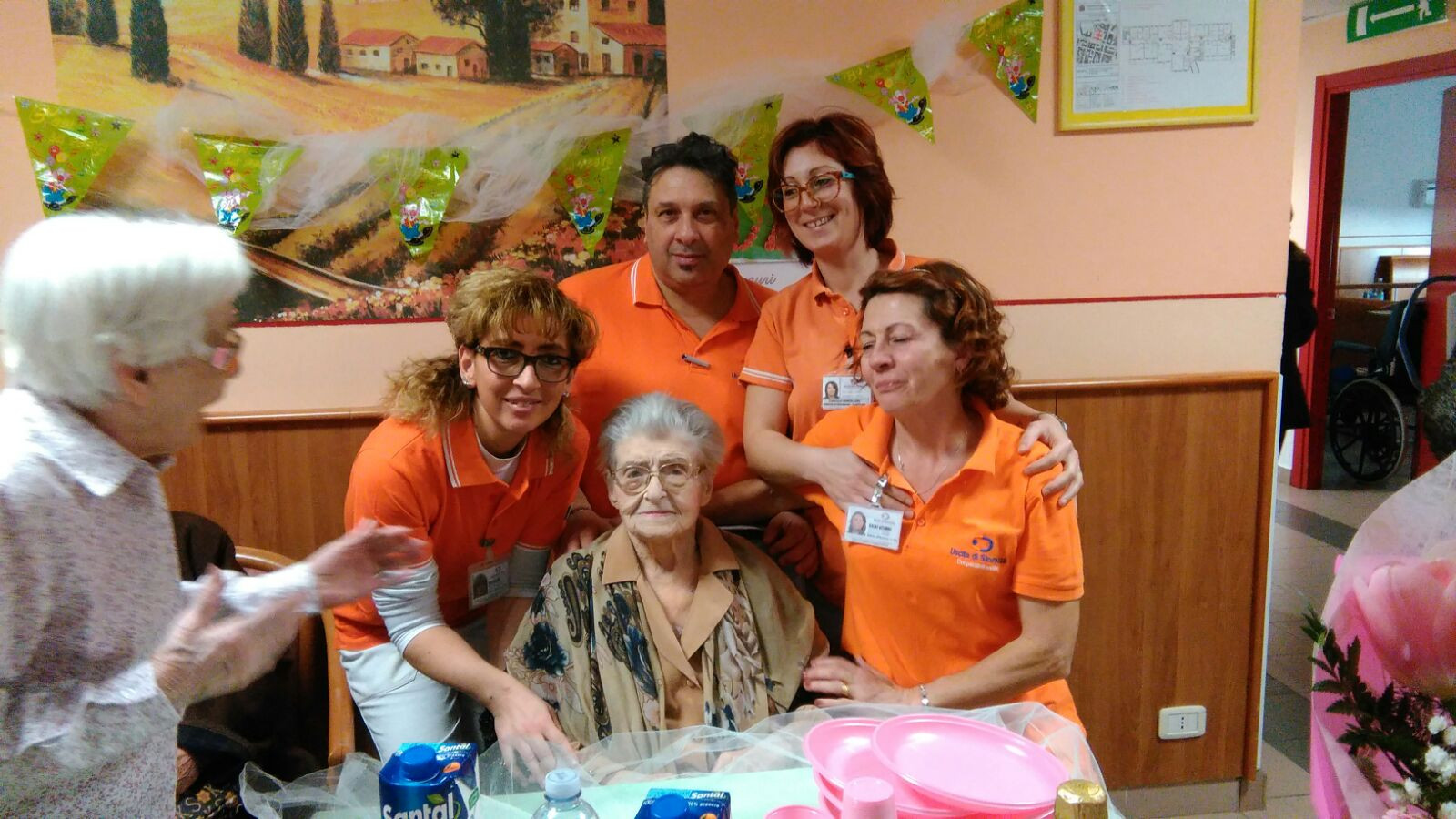 La casa di riposo Ferrucci ha festeggiato i 102 anni della signora Alda