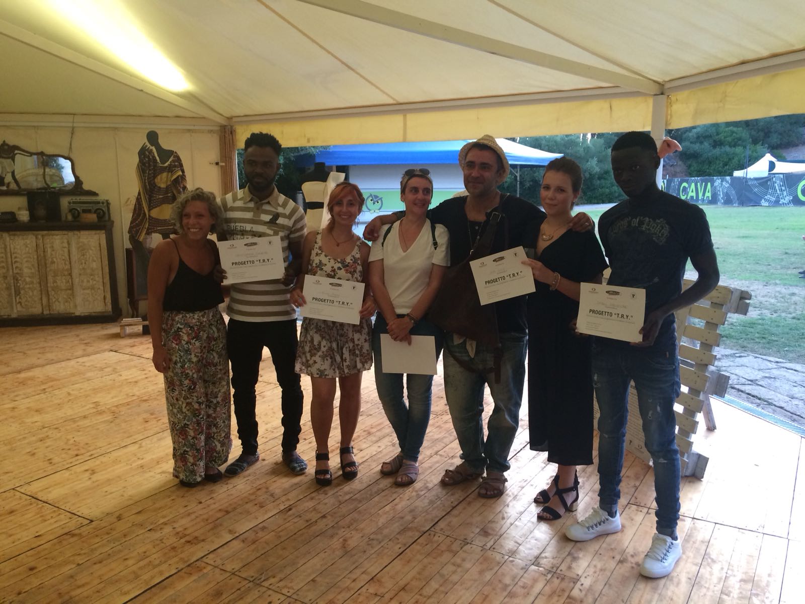 Le creazioni sartoriali del progetto T.R.Y. in mostra alla Cava